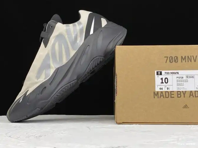 hype Yeezy Boost Bone 700 MNVN Adidas FY3729 0512